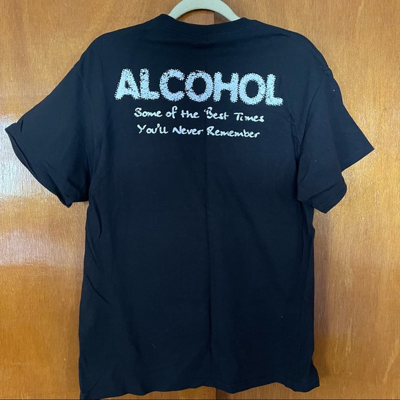 Brad Paisley Alcohol concert t shirt. - Picture 2 of 3